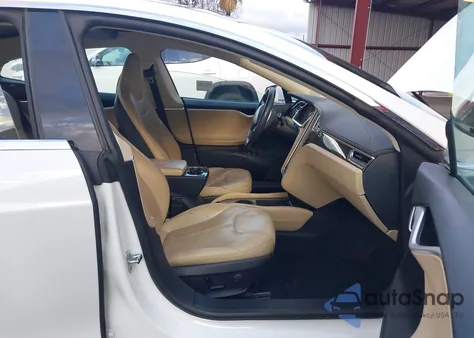 2013 Tesla Model S из США, поврежденный, VIN 5YJSA1CN7DFP04531